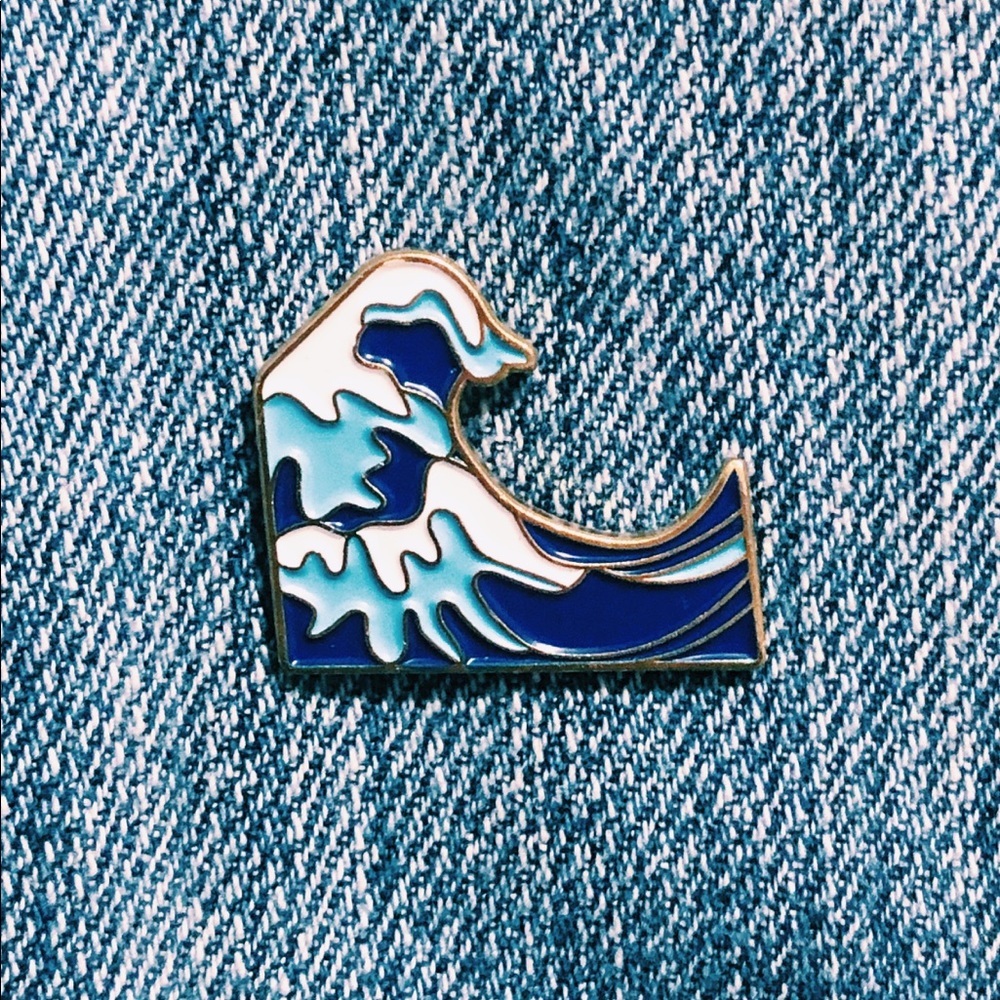Wave Pin